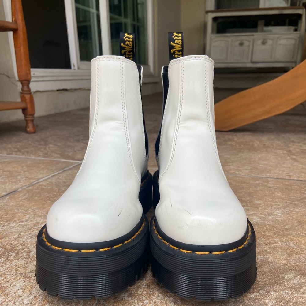 Lightly worn Dr. Martens 2976 Quad Chelsea Boots